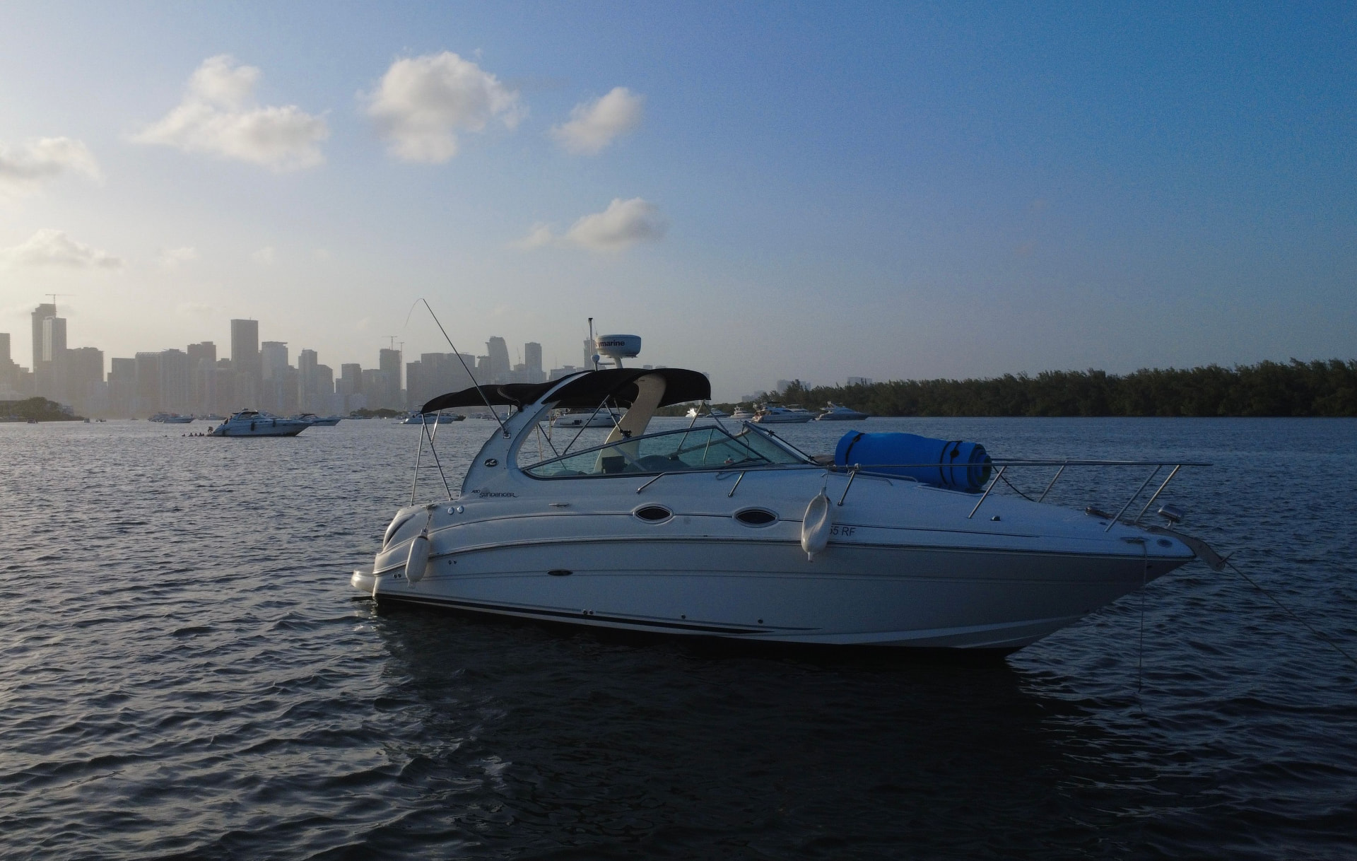 Sea Ray 280 charter yacht in Miami, photo 2